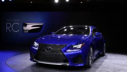 Lexus официально представил спортивное купе RC F.